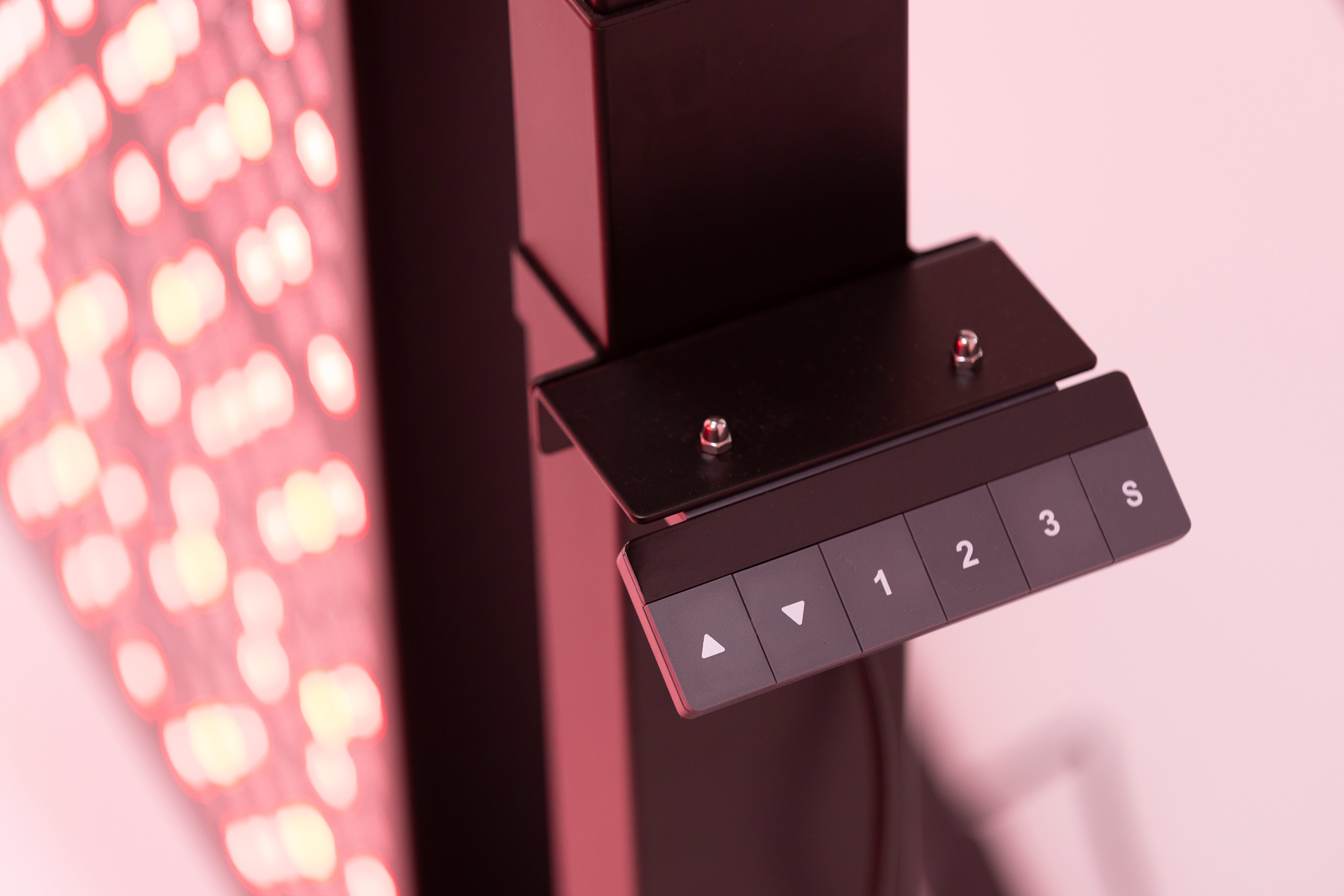 REDVIVE 840 WITH MOTORIZED STAND