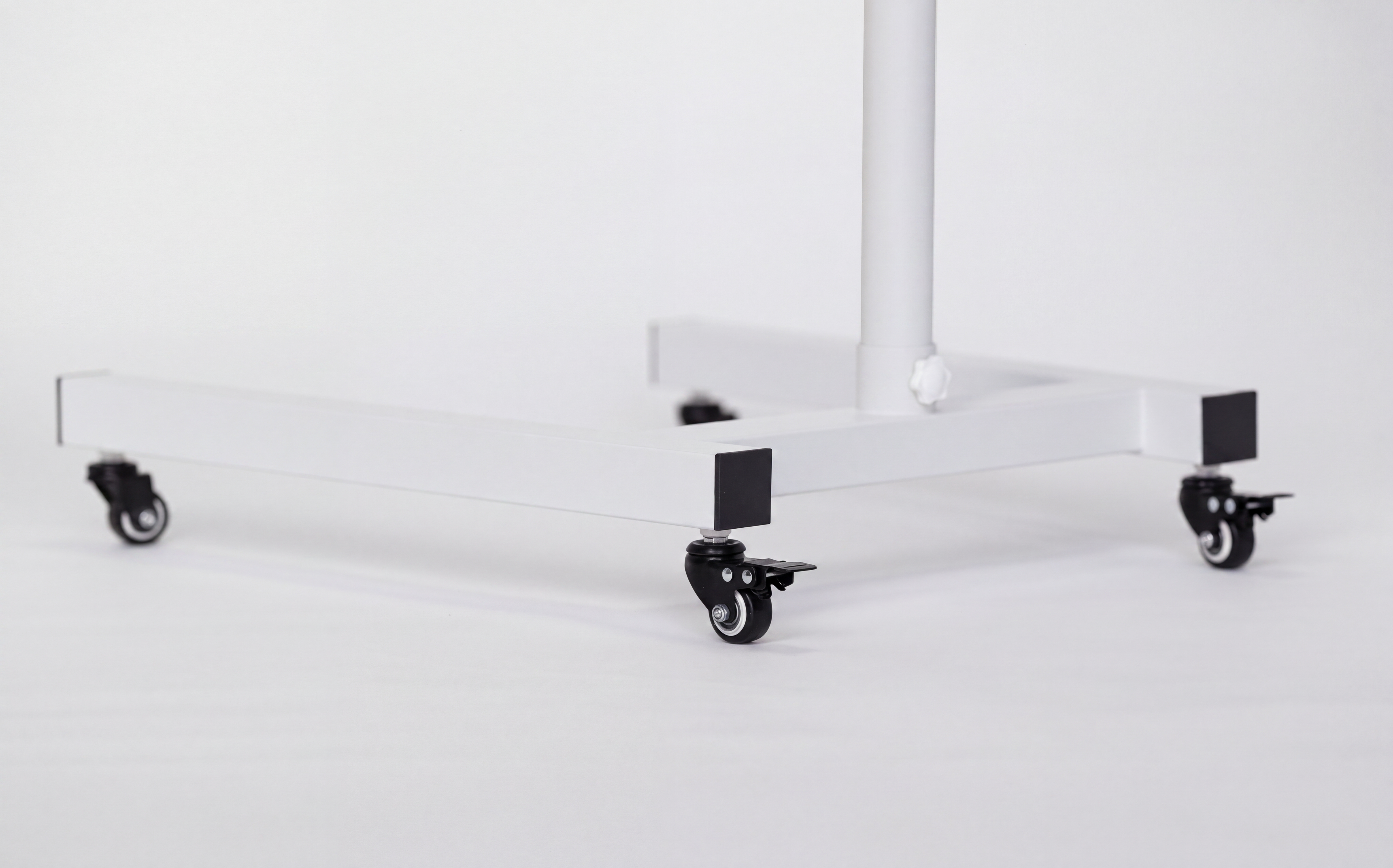 REDVIVE ADJUSTABLE 90° STAND